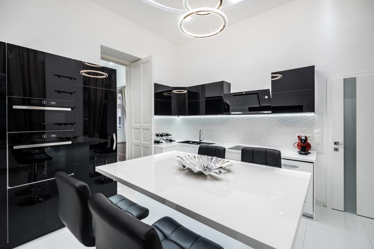 Opera Balkony Luxury Apartment With Free Parking Budapest Exterior photo